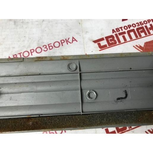 Накладка порога передняя левая Kia Sorento 2002-2009 858803E000CY